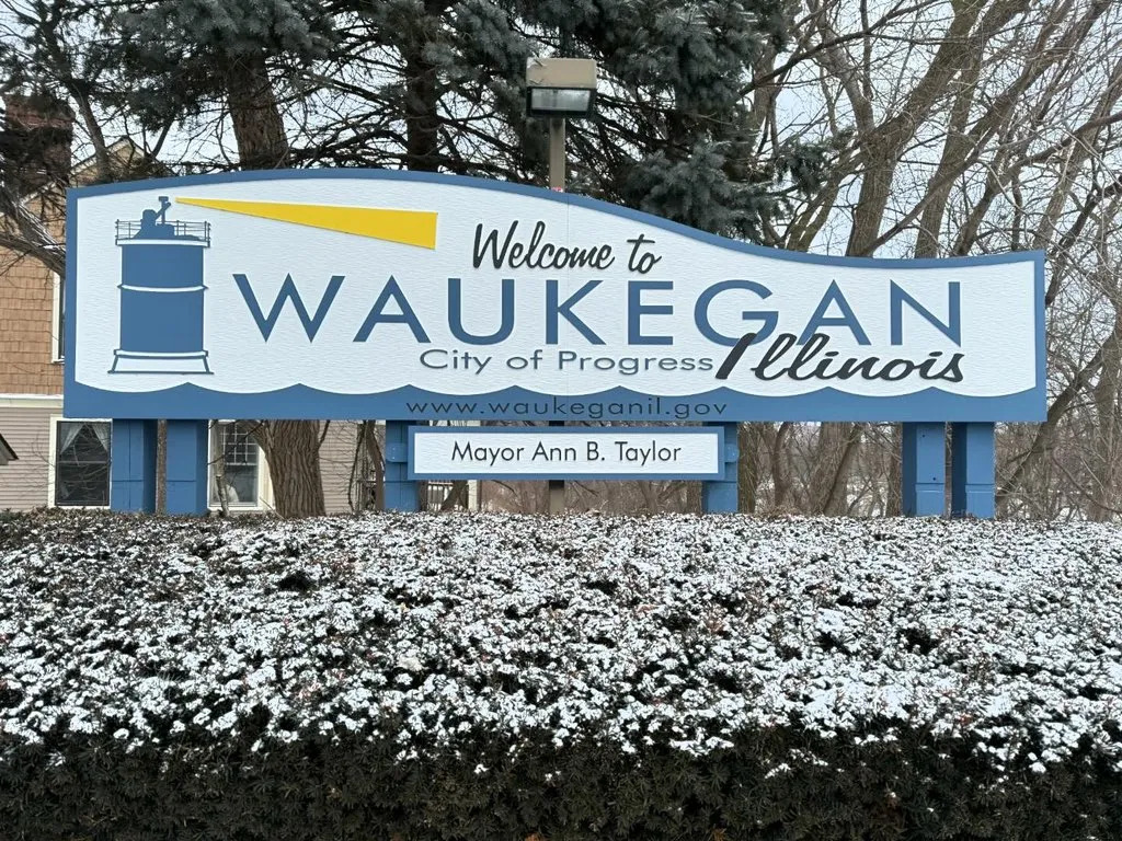Milwaukee Metro to Waukegan